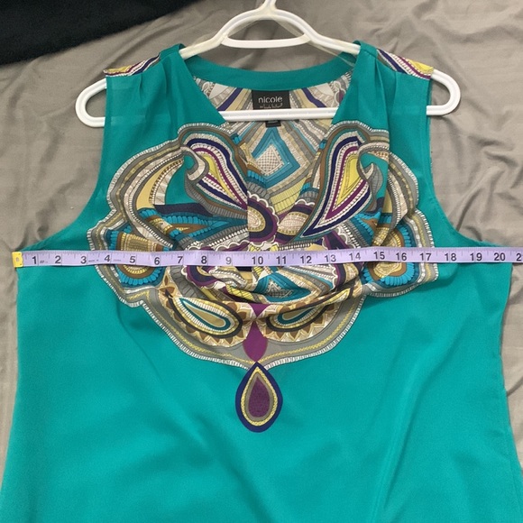 NWOT Nicole by Nicole Miller Peacock top - Picture 8 of 8